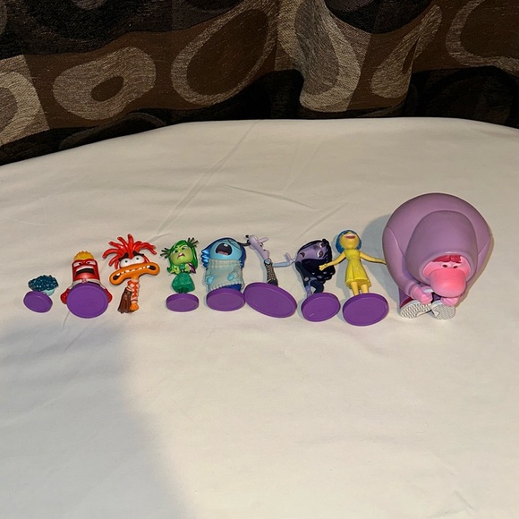 DISNEY AUTHENTIC Inside Out 2 Deluxe Playset NWOT/NWOB - Picture 9 of 11